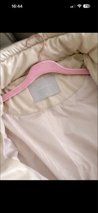 Geaca lunga perfecta pentru vremea friguroasa