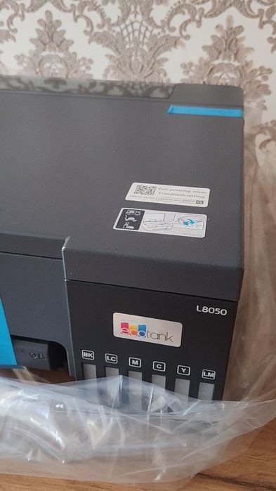 Продам 6-струйный принтер Epson L8050 в коробке.

В комплекте всё, что