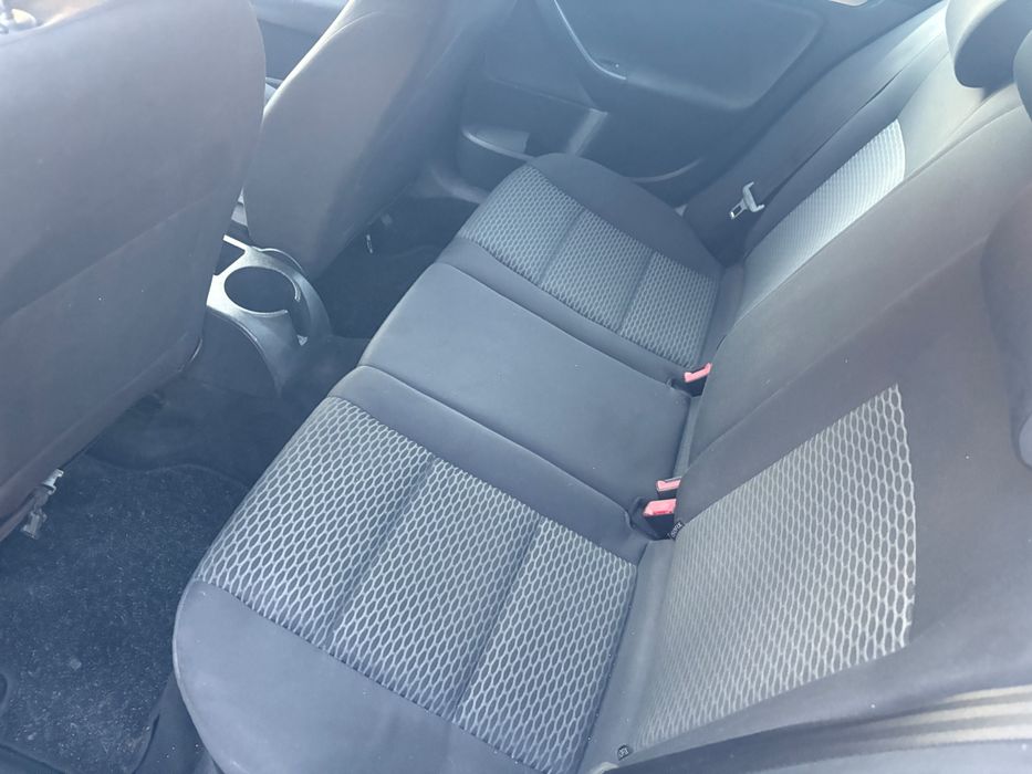 Vând VW Golf VI 2012  1, 6 tdi 4300 euro  stare f.buna