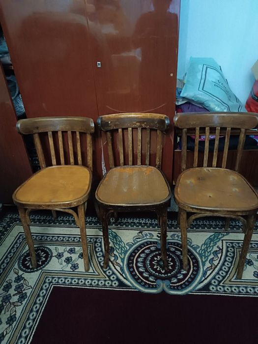 Сундук стол и стулья