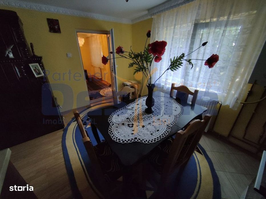 Casa batraneasca modernizata 74 mp + 73 mp anexe teren 585mp