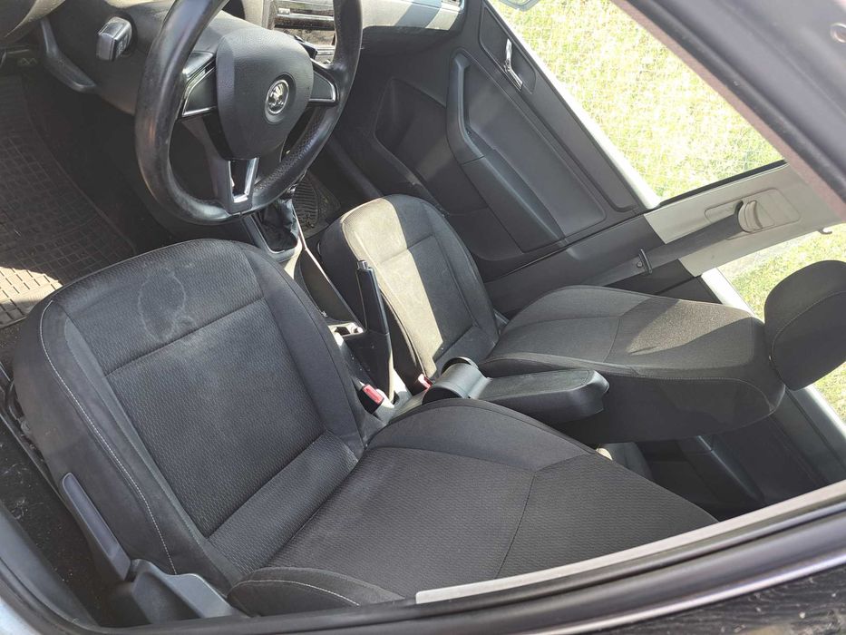 Продавам Skoda Rapid 1.6tdi на части. 2014г седан