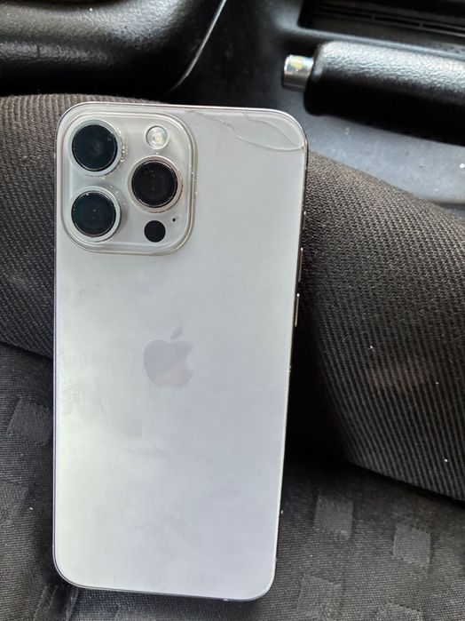 Vând iPhone 15 pro