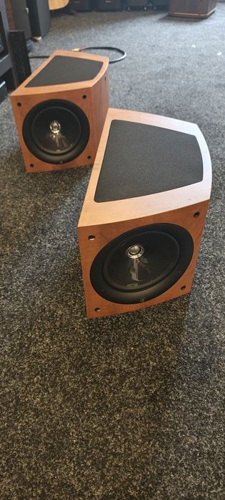 KEF Q2ds / Boxe Surround Dipol /  Tehnologie Uni-Q / Sunet Cinematic 3D