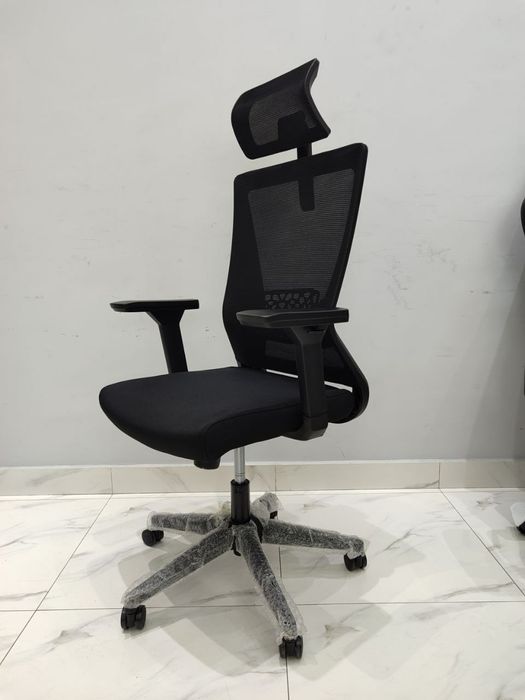 Офисное сеточное кресло модель Marian