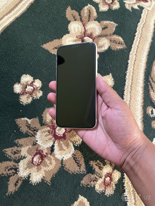 iPhone 11 64 GB tirnniq holatda.