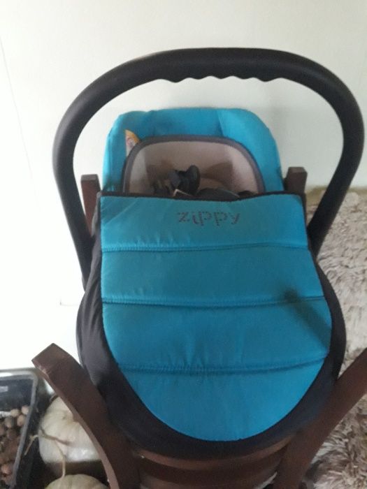 Продава детска количка zippy sport tutis 3 в 1