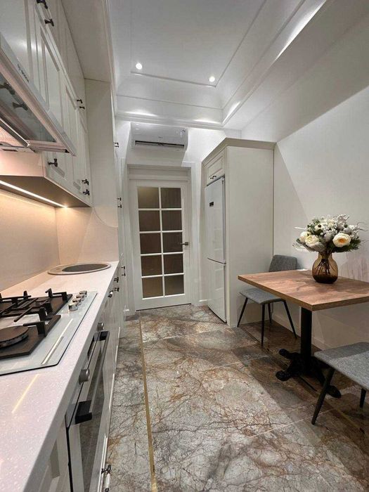 Срочно продается 2 комн квартира в центре! Яккасарайский район!