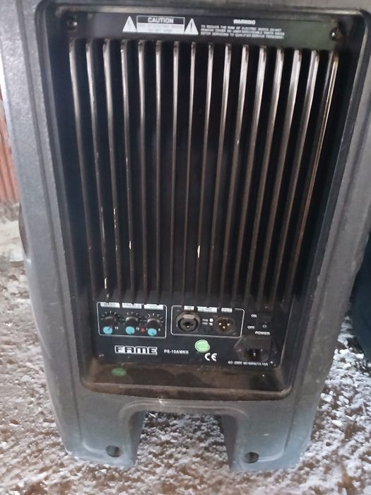 Продава се пулт с две колони марките се виждат