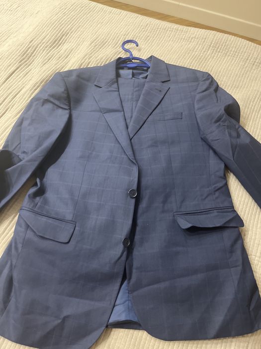 Продается мужской костюм