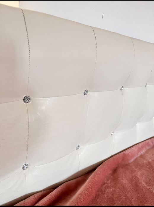 Кровать с матрасом 180/200