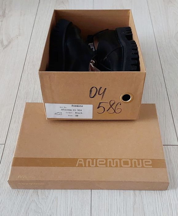 Продам новые ботинки!