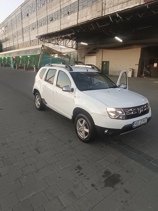 Vând Dacia Duster Prestige