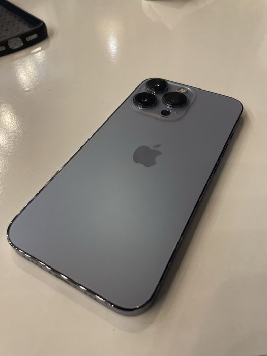 Айфон 13 про в отличном состоянии