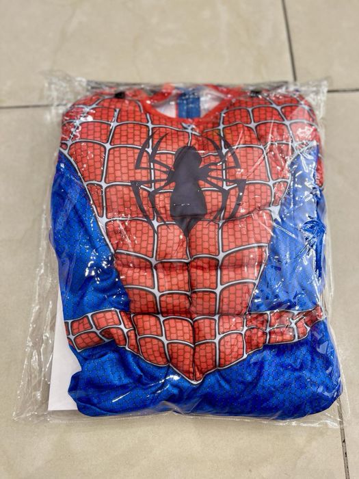 Спайдърмен костюм  с мускули +пластмасова маска/Spiderman costume