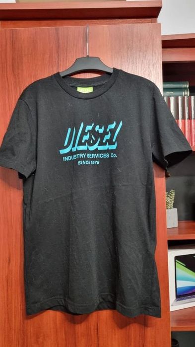 Tricou Diesel de vânzare