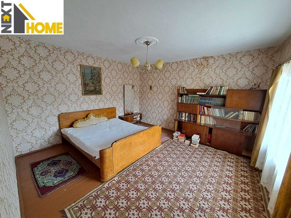 Две къщи с гараж и стопанска постройка