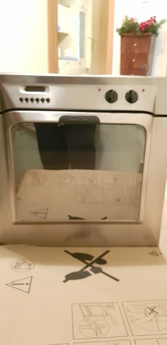 Керамични котлони и фурна за вграждане на италианската фирма "КАНДИ"