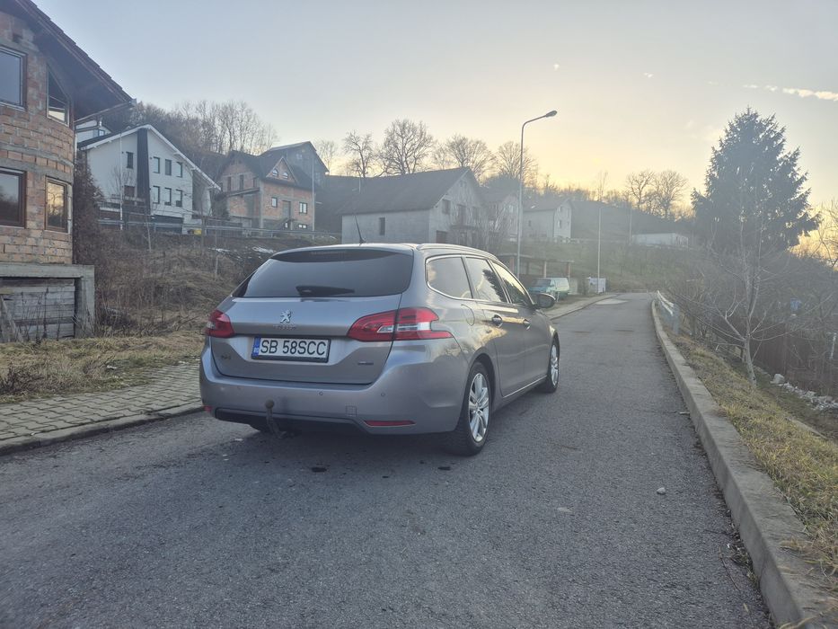 Peugeot 308 SW 2015 | 1.6 BlueHDi 120 CP | 189.845 km | Cameră + Panoramic | Distribuția Recent Schimbată