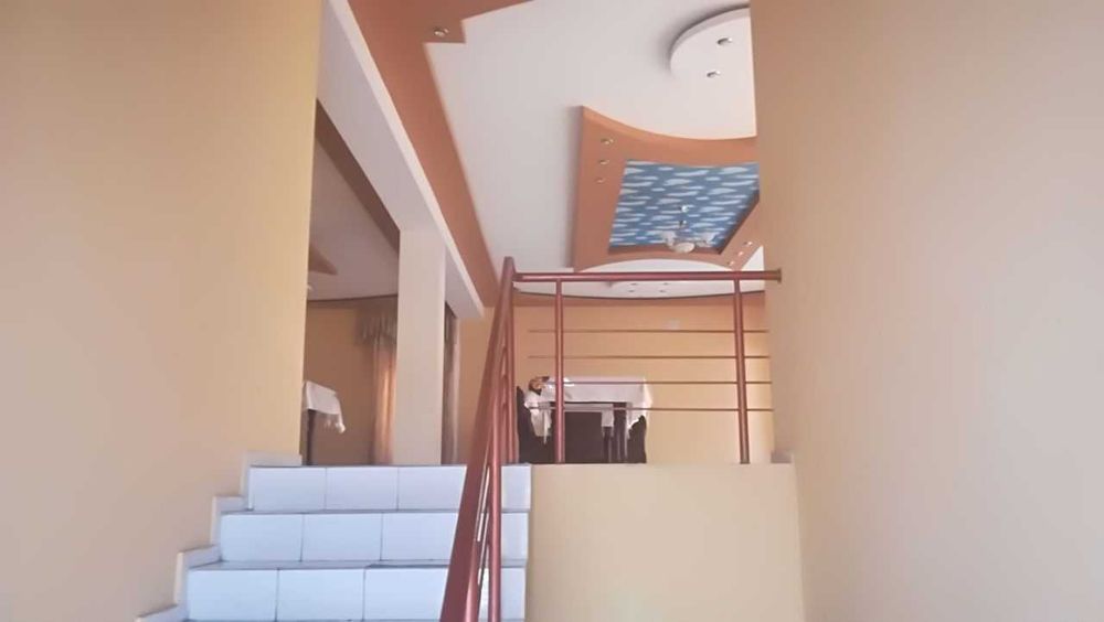 Термиз шахри Марказда 2 қаватли бино сотилади 330