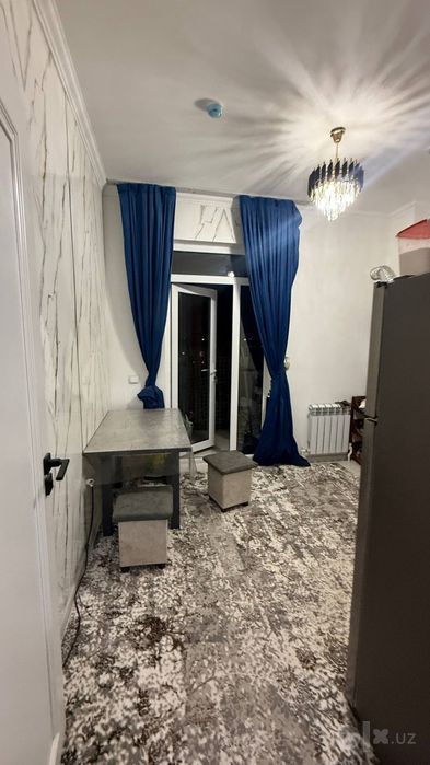 Srochno kvartira sotiladi 3 xonalli 6 etaj 70 kv