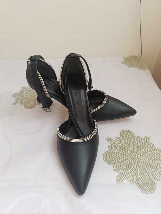 Новые женские туфли