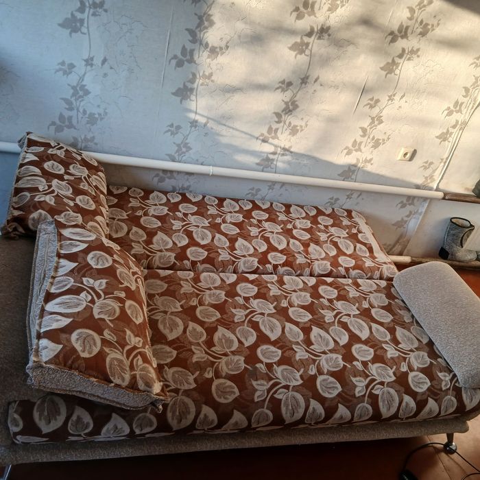 Продам диван.в хорошем состоянии