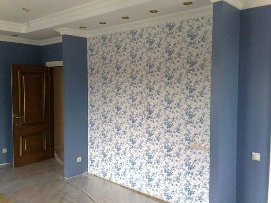 клею обои качественно