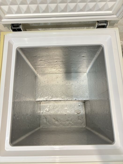 Срочно продам морозильную камеру