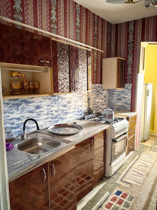 Продам уютную трёхкомнатную квартиру в Пятом Микрорайоне.