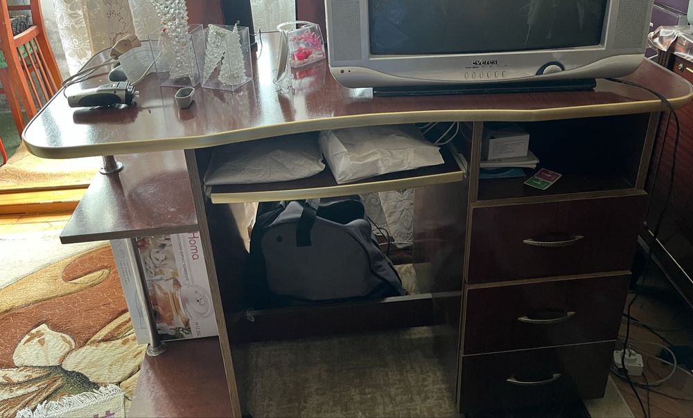 Birou cu scaun ergonomic