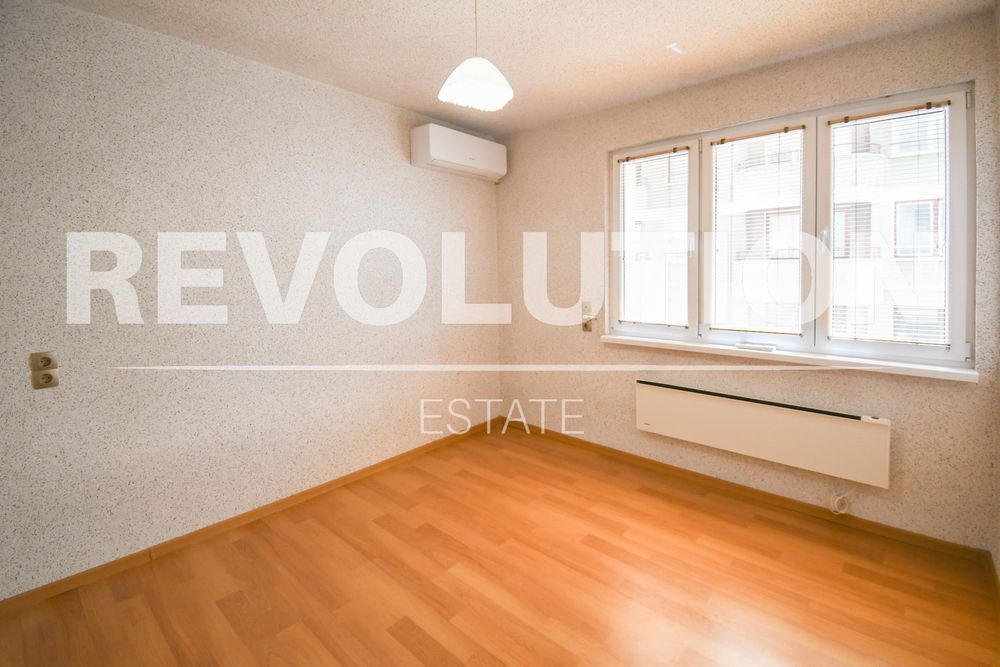 Дава се под наем Тристаен апартамент в София, Лозенец - 100 кв.м за 990 € - Снимка #8