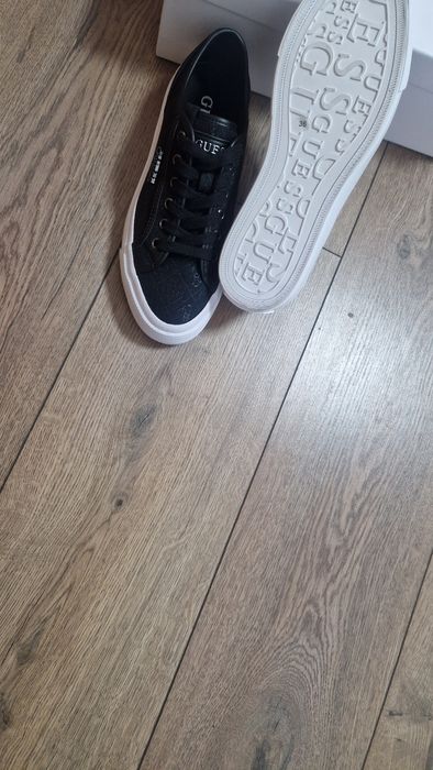 Дамски кецове GUESS