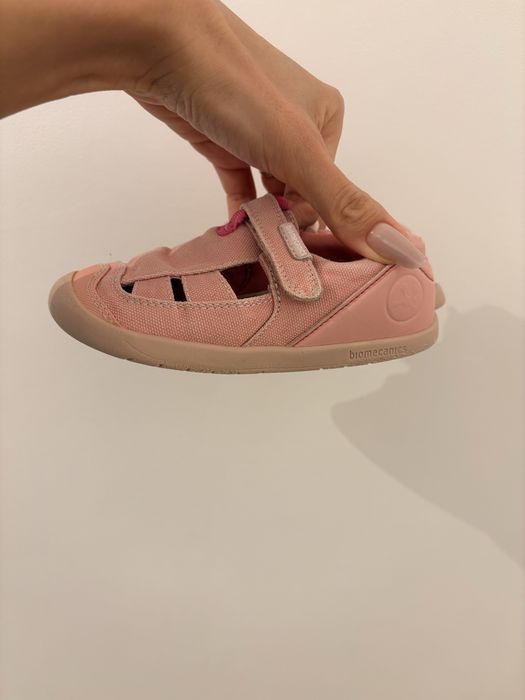 Papuci de casa Biomecanics 25 ca noi