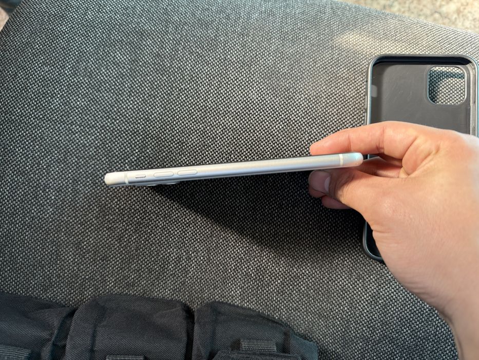 Продам айфон 11 128 гб