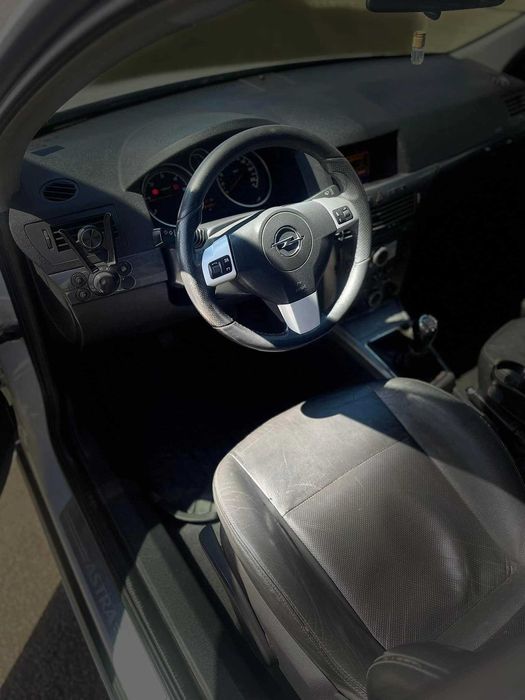 Opel Astra- 1.7cdti -101к.с.- кожа, подгрев-ecotec
