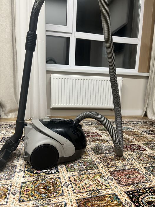 Продам оригинальный мешковый пылесос Samsung SC5241 (серия Easy)
