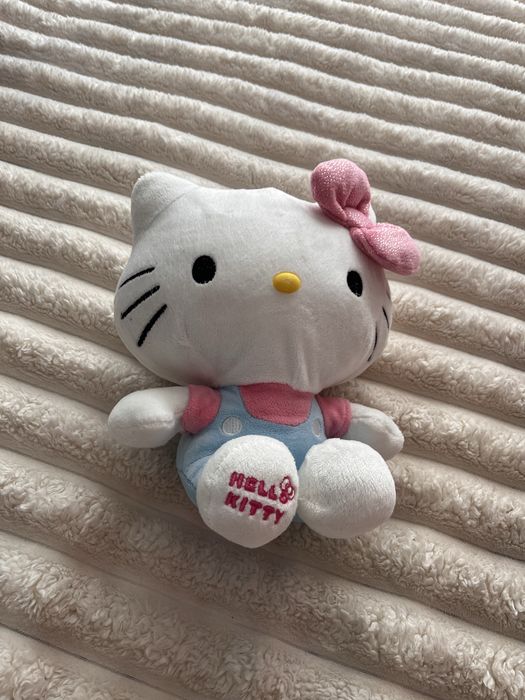 Plus hello kitty