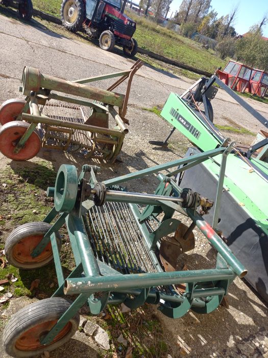 Masina scos cartofi si cositoare Deutz Fahr si kuhn mig gunoi