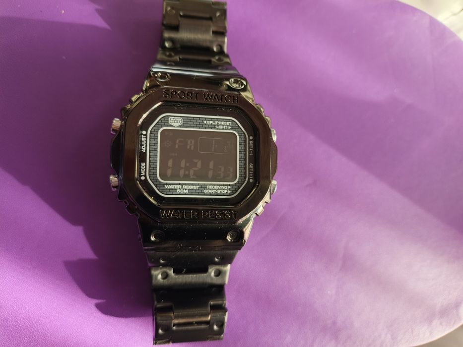 Часы sanda в железном корпусе