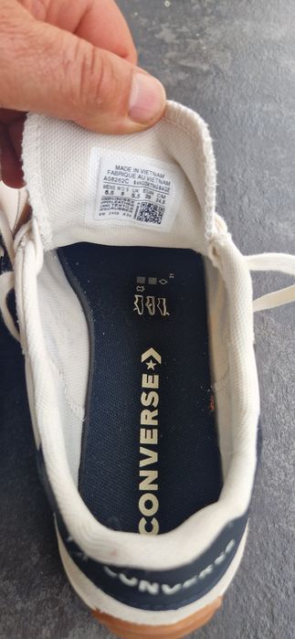 Adidași Converse All Star.