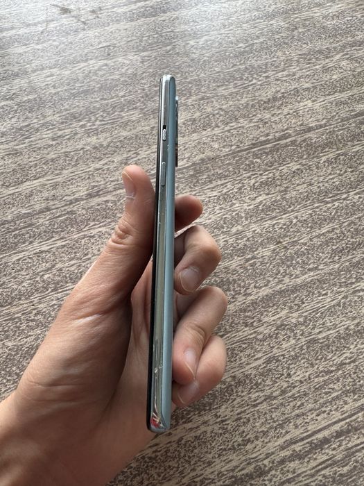 Oneplus 8t holati yaxshi 120hz 8/128gb