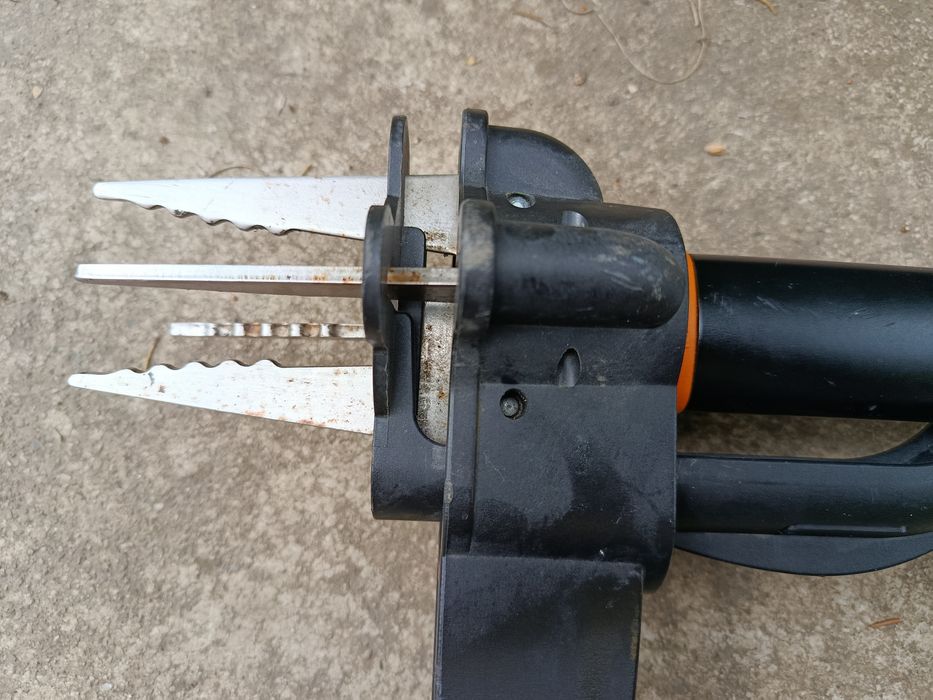 Dispozitiv de scos buruieni Fiskars W52