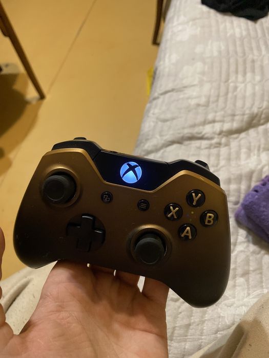 XBox one 500GB с киннектом