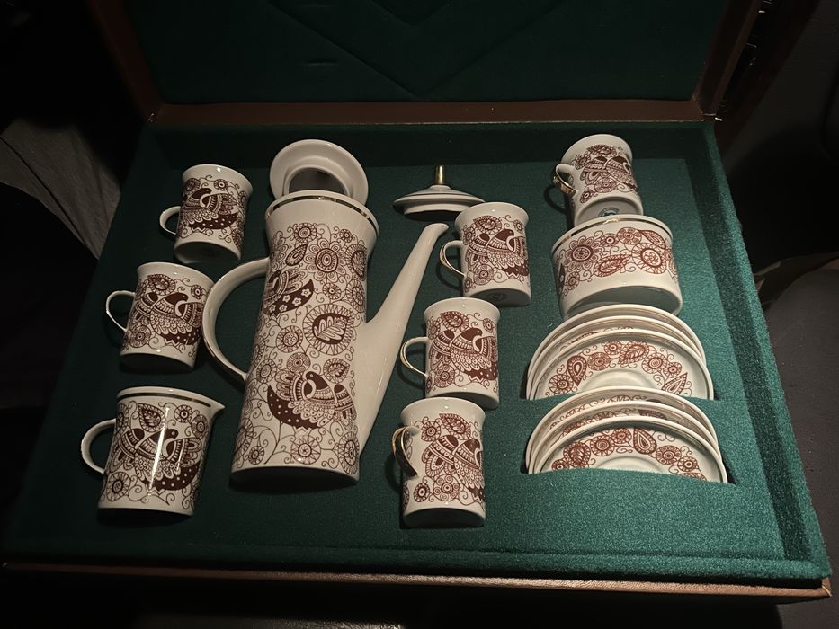 Сервизен комплект за чай