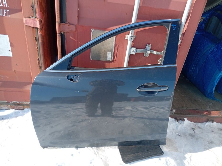 Передняя дверь Mazda 6