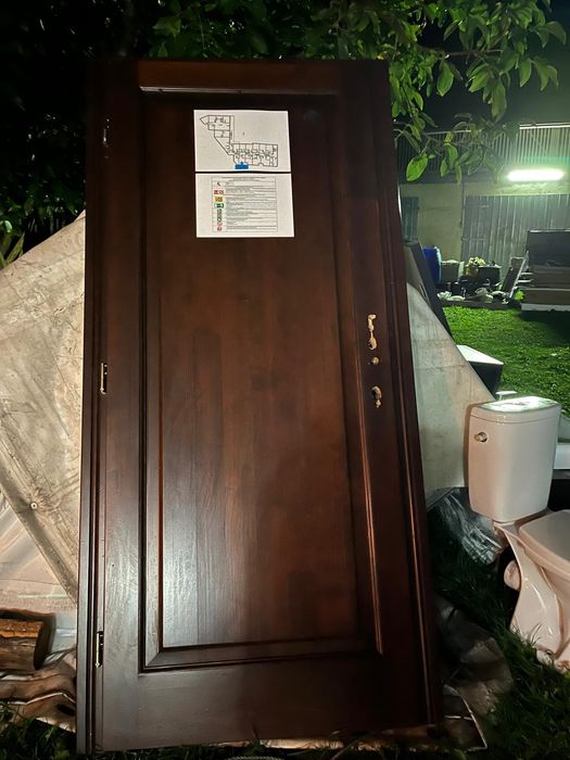 Usa de interior din brad