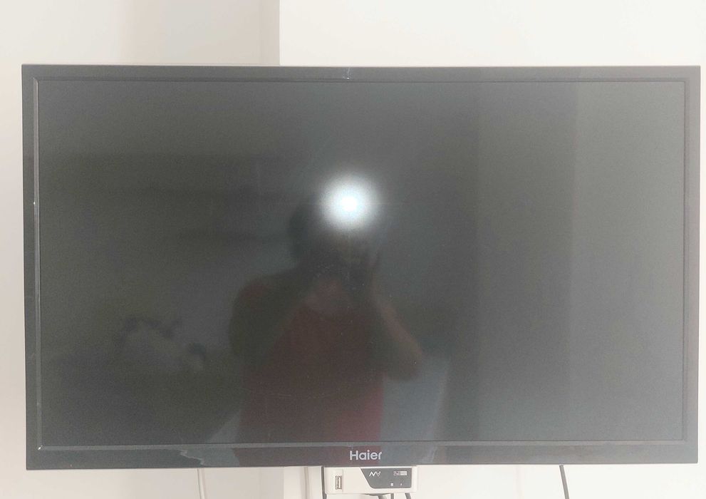 Телевизор AVA 32", LED экран в отличном состоянии