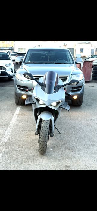 Электромотоцикл в стиле ducatti