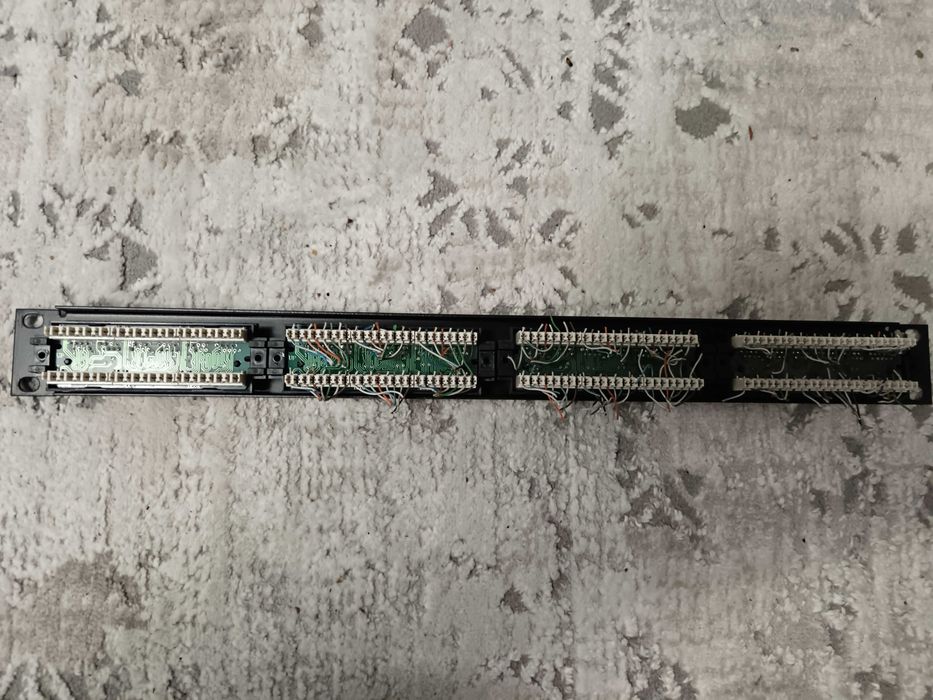 Коммутационная патч панель AMP, 19", 1U, 24 порта.
